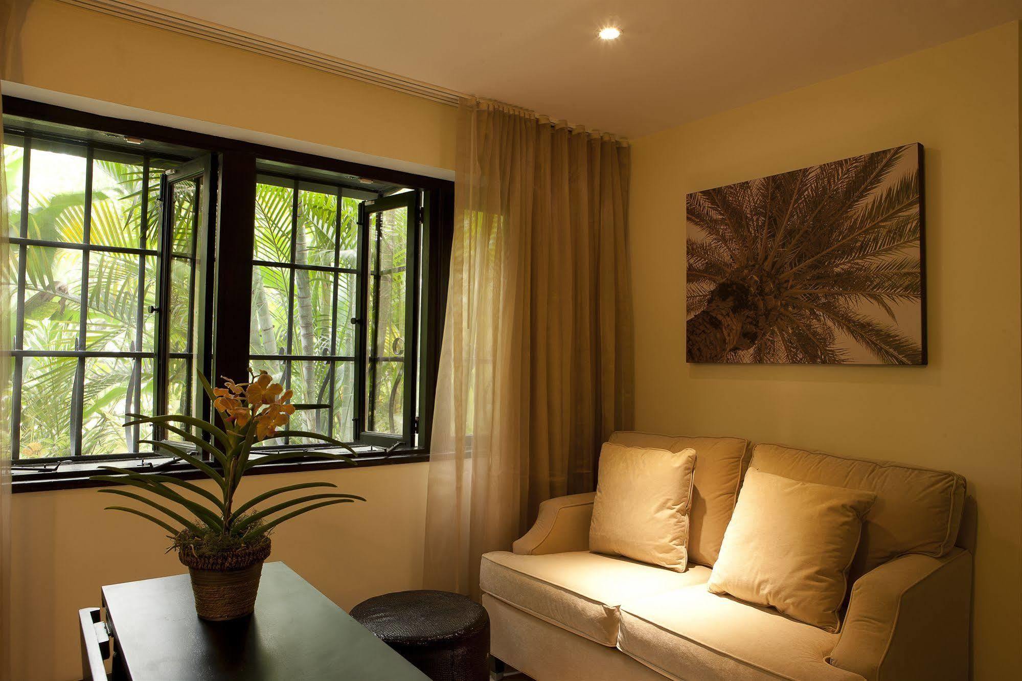 Terra Nova All Suite Hotel Kingston Exterior foto